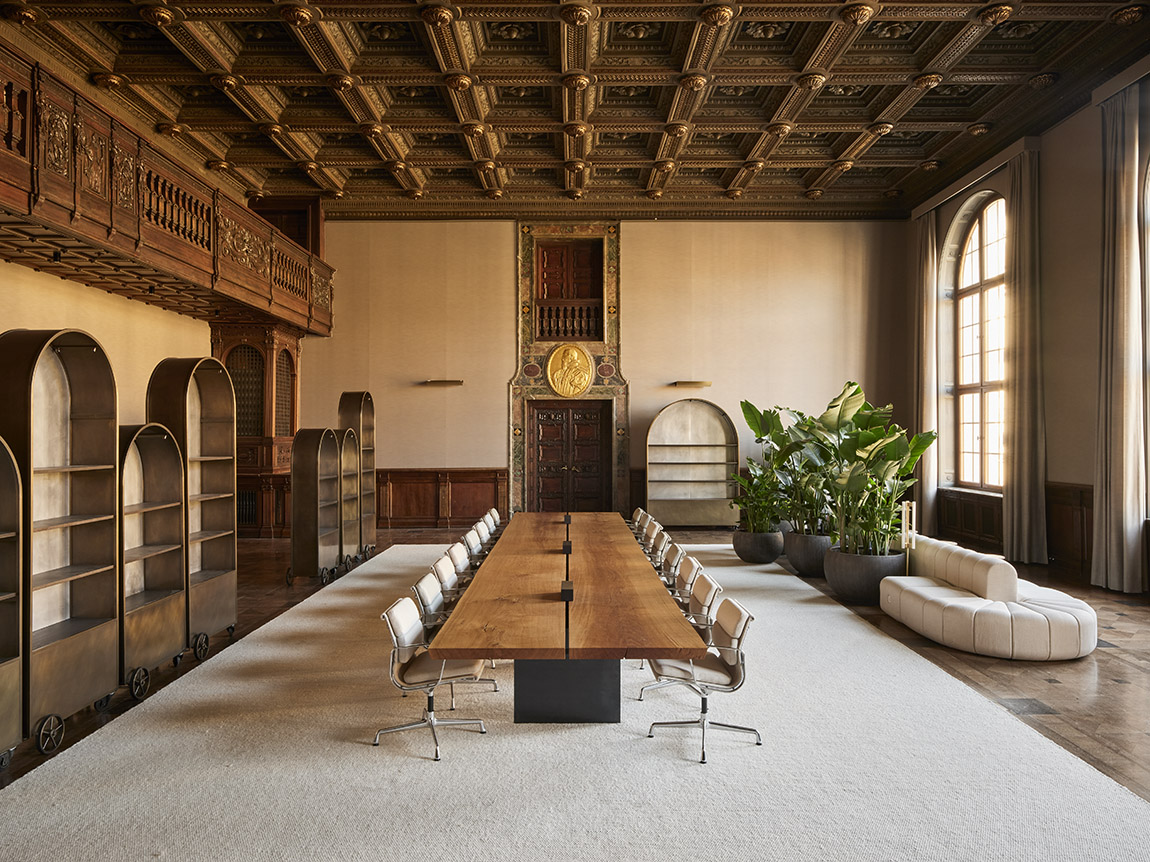 Creative workspace. Photo: Elias Hassos | interior.architects.munich: Holistic, contemporary spaces