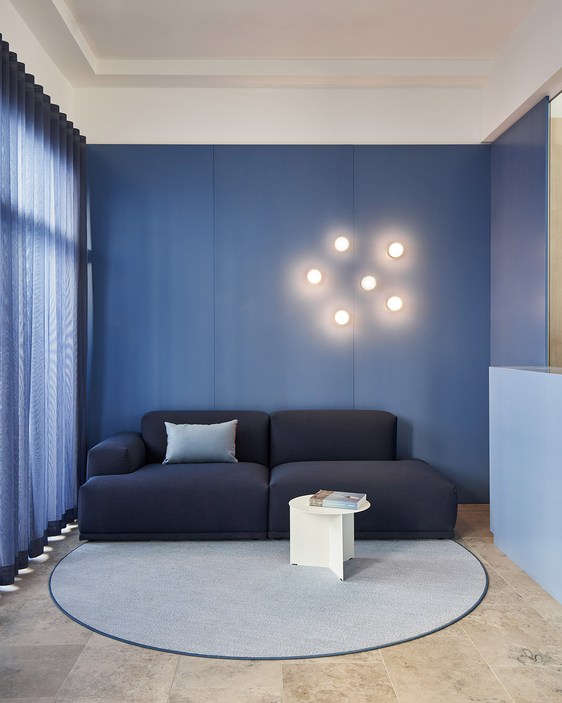 Office space. Photo: Elias Hassos | interior.architects.munich: Holistic, contemporary spaces