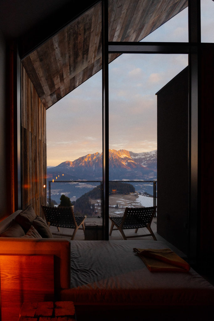 KRAFTalm: Arrive to unwind
