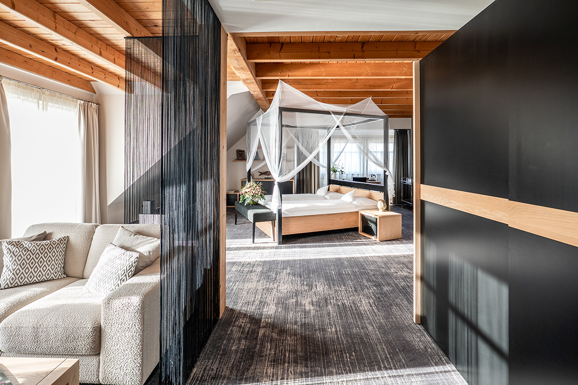 Seehotel Niedernberg: Where every arrival begins by the water