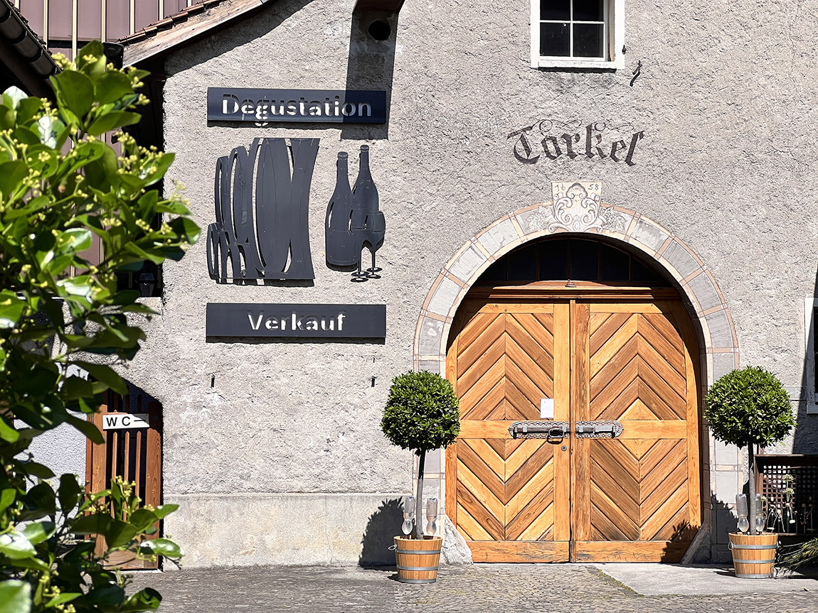 Der Torkel ist ein traditionsreicher Ort für Degustation und Verkauf. | Schloss Salenegg: Where Europe’s oldest winery stays young