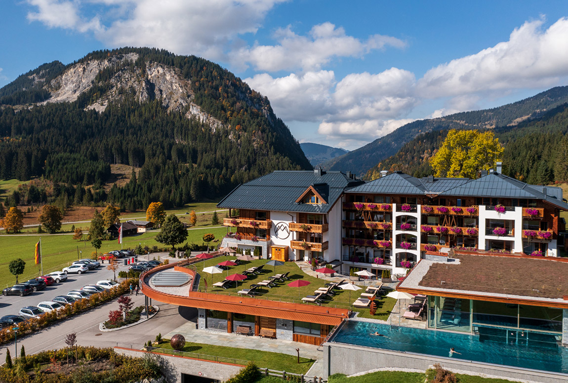 Bergblick Hotel & Spa: Arrive. Take a deep breath. Feel at home and enjoy the views