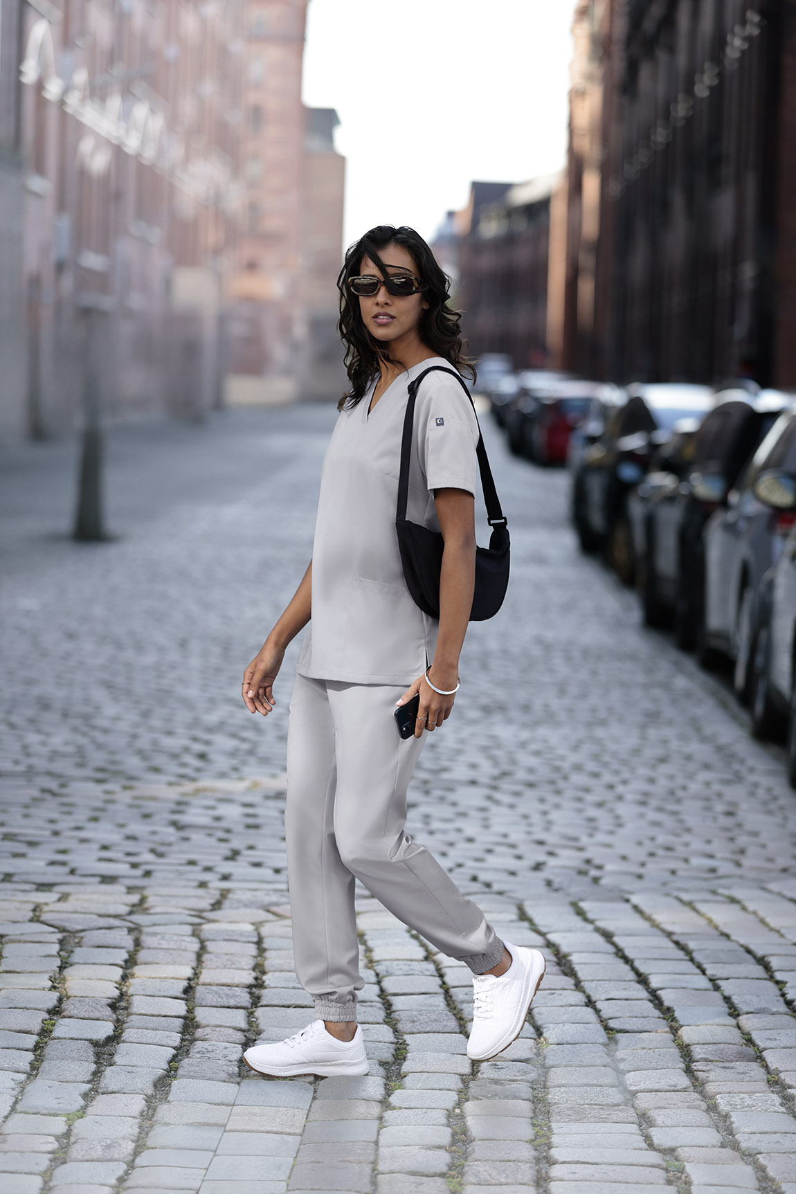 CLINIC & JOB DRESS: Zwischen Workwear and Fashion – moderne Premium-Berufsmode von CLINIC DRESS