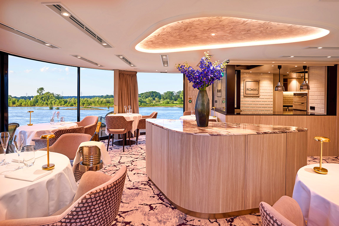 MOMENTS is the fine-dining restaurant
on the boutique ships. | VIVA Cruises: The boutique hotel on the river